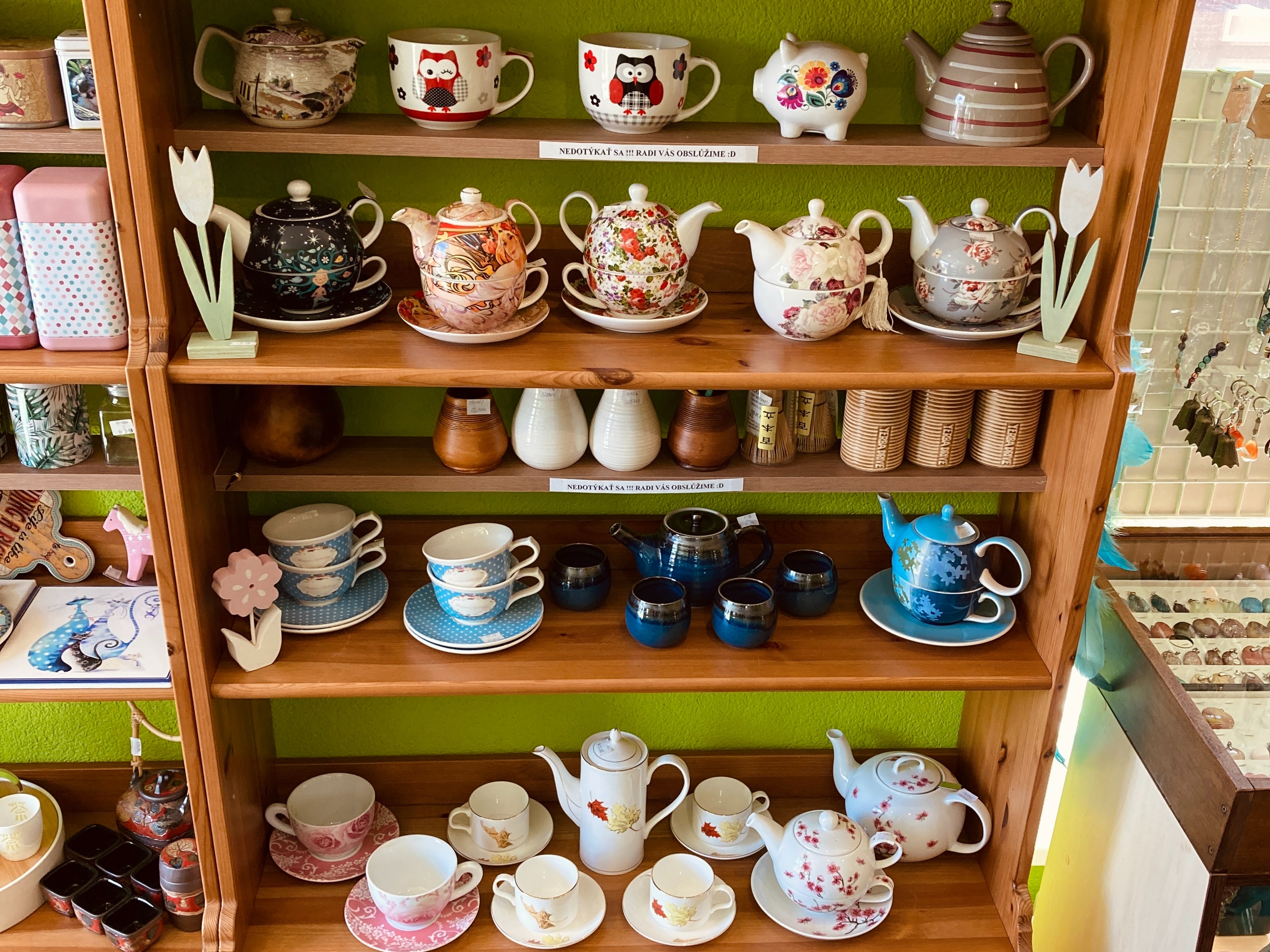 Čaj, Čajníky ,šálky na čaj , čajove súpravy
